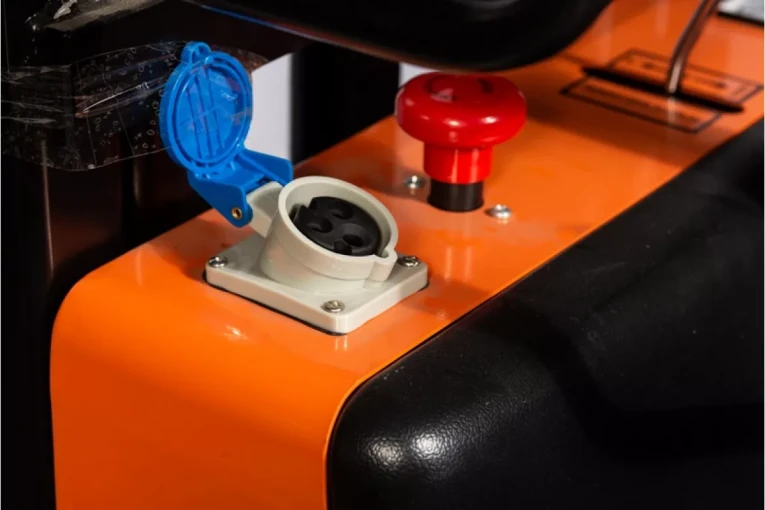 Штабелер с электроподъемом 1 т - 2 м Вилы: 1100 , Гелевая АКБ, SPN1020 SIBLINE купить в Краснодаре Штабелер с электроподъемом 1 т - 2 м Вилы: 1100 , Гелевая АКБ, SPN1020 SIBLINE купить в Краснодаре