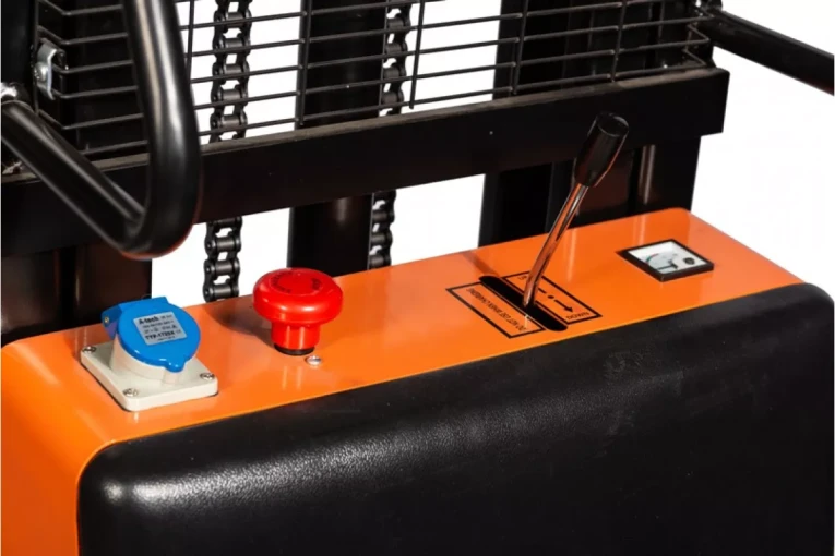 Штабелер электрический самоходный 1 т - 2,5 м Вилы: 1150 , Гелевая АКБ, CL1025J SIBLINE купить в Краснодаре