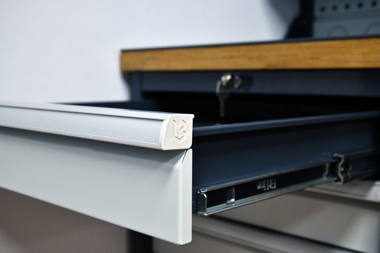 Верстак FBK 205.57.4-2 купить в Краснодаре Верстак FBK 205.57.4-2 купить в Краснодаре