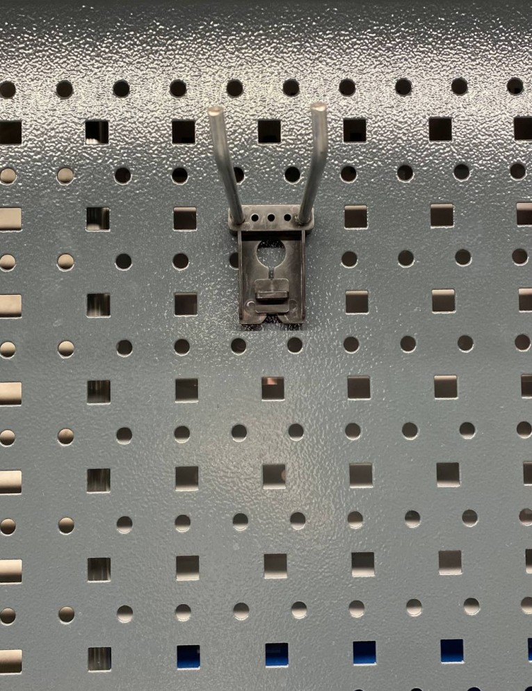 Крючок двойной 100 мм купить в Краснодаре Крючок двойной 100 мм купить в Краснодаре