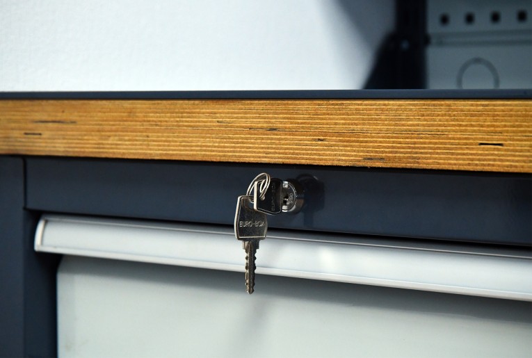 Верстак FBK 1551.16.3 купить в Краснодаре Верстак FBK 1551.16.3 купить в Краснодаре