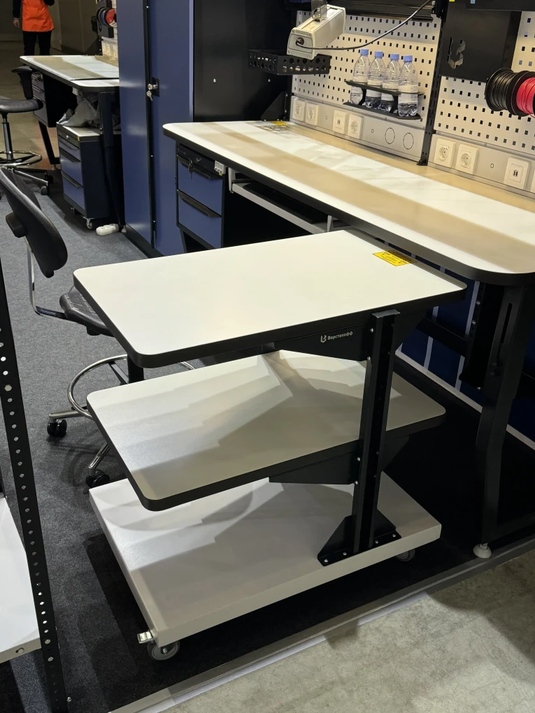 Подкатной антистатический стол SPC A купить в Краснодаре Подкатной антистатический стол SPC A купить в Краснодаре