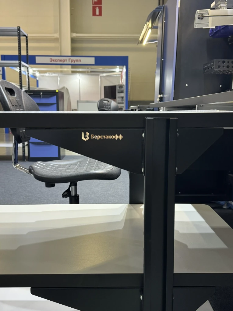 Подкатной антистатический стол SPC A купить в Краснодаре Подкатной антистатический стол SPC A купить в Краснодаре