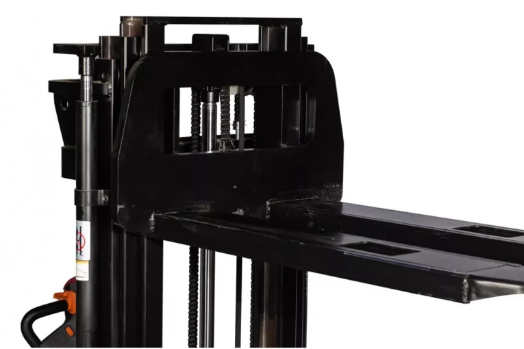 Штабелер электрический самоходный 1,6 т - 4,6 м Вилы: 1150 , АКБ Свинцово - кислотная, CL1646GP SIBLINE купить в Краснодаре