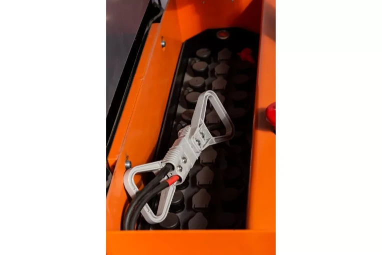 Штабелер электрический самоходный 1,6 т - 4,6 м Вилы: 1150 , АКБ Свинцово - кислотная, CL1646GP SIBLINE купить в Краснодаре