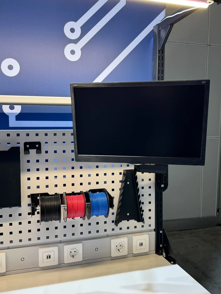 Кронштейн для монитора DBL купить в Краснодаре Кронштейн для монитора DBL купить в Краснодаре